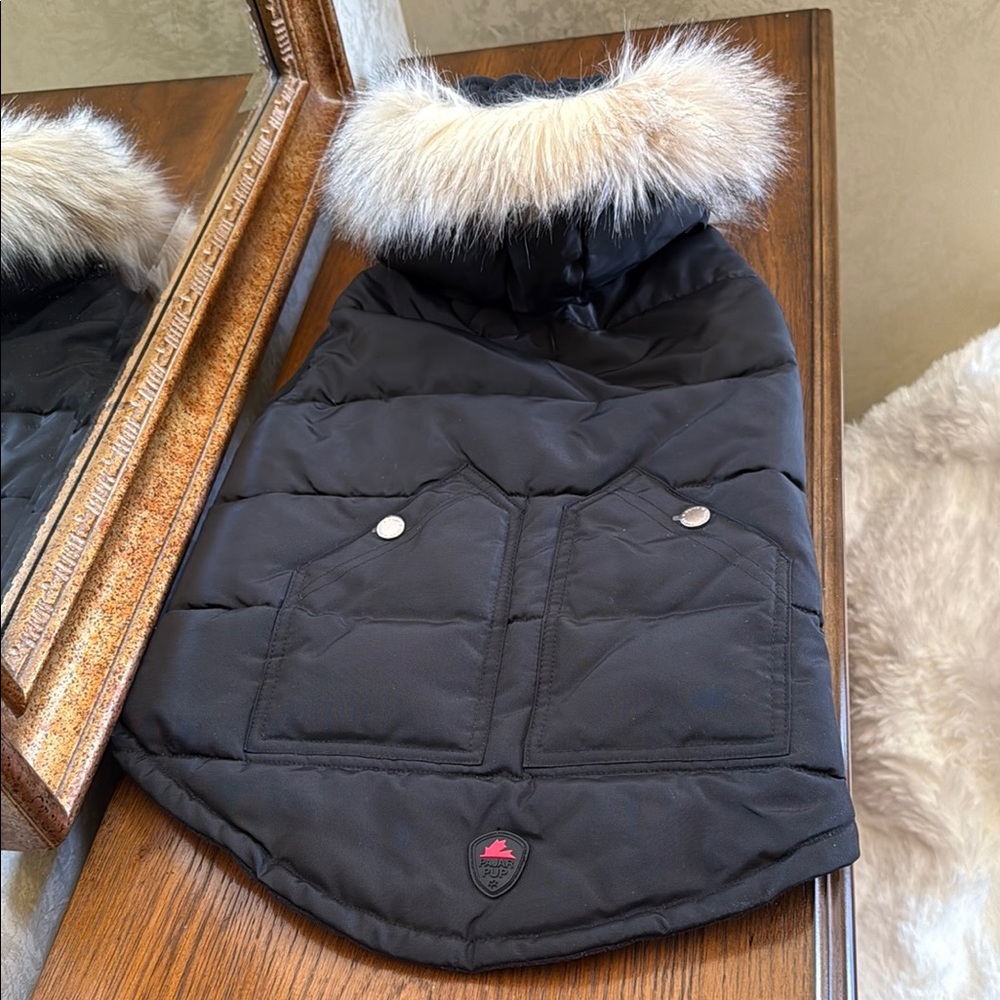 New no tag Pajar Dog Jacket w/Faux Fur Trim hood w/snap down hood. Size L. Black